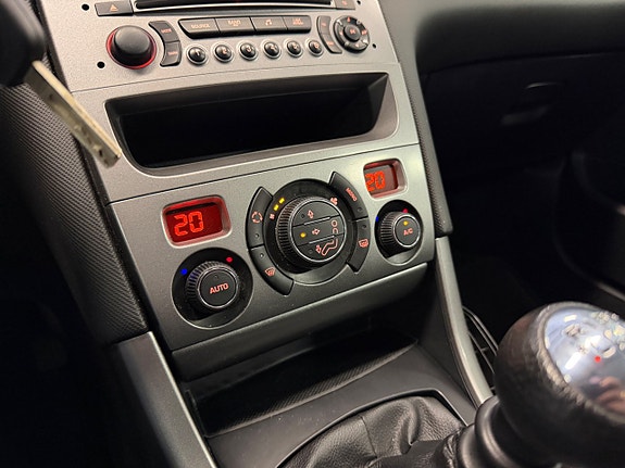 Peugeot 308 SW 16 of 29
