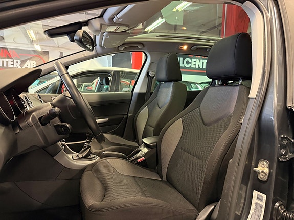 Peugeot 308 SW 19 of 29