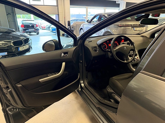 Peugeot 308 SW 9 of 29