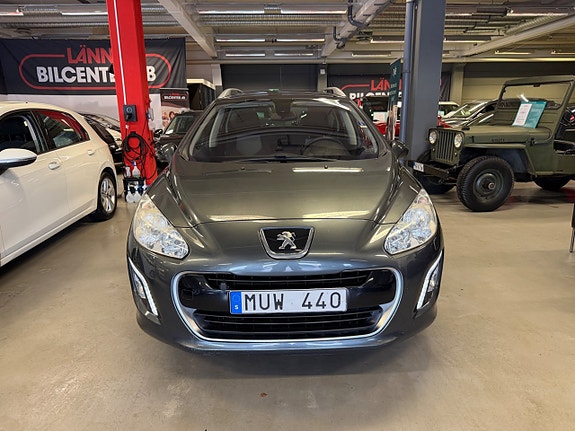 Peugeot 308 SW 3 of 29
