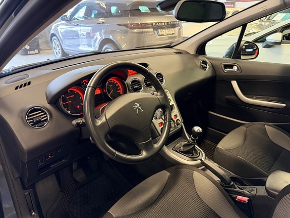 Peugeot 308 SW 12 of 29