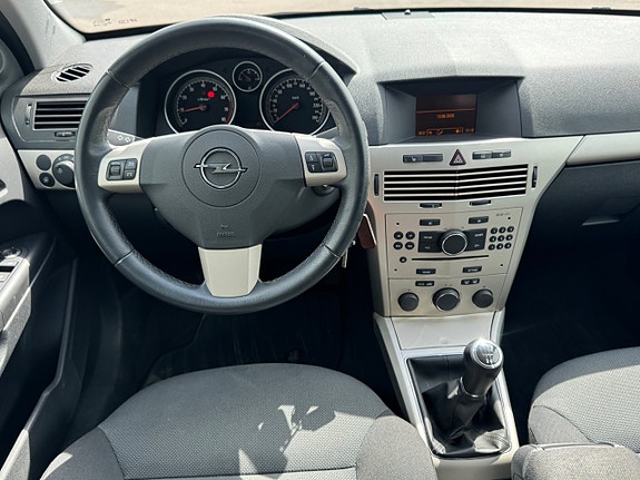Opel Astra 14 of 22