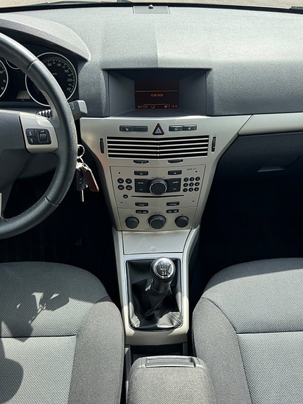 Opel Astra 15 of 22