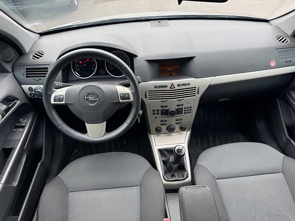 Opel Astra 16 of 22