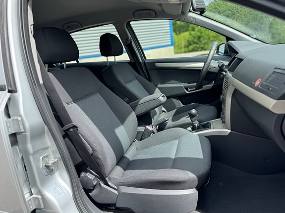 Opel Astra 9 of 22