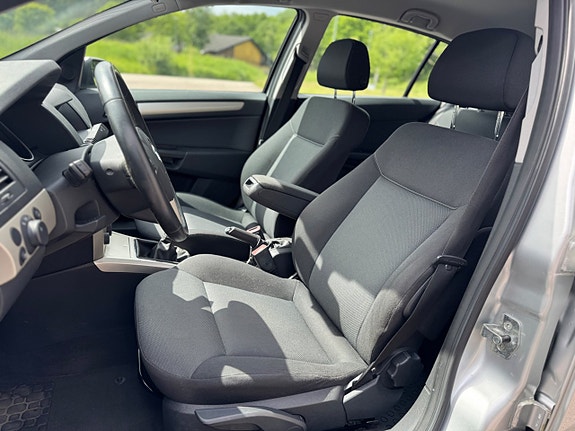 Opel Astra 13 of 22