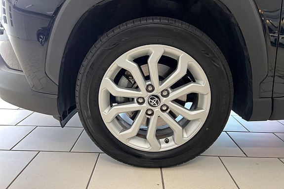 Toyota Corolla Cross 17 of 21