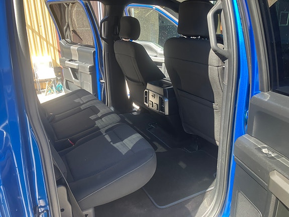 Ford F-150 4 of 9