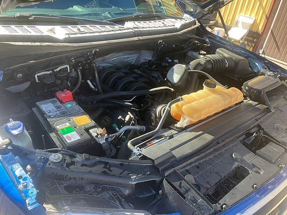 Ford F-150 3 of 9