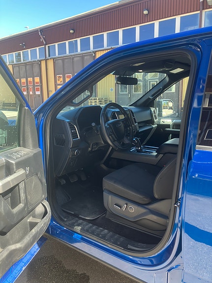 Ford F-150 7 of 9