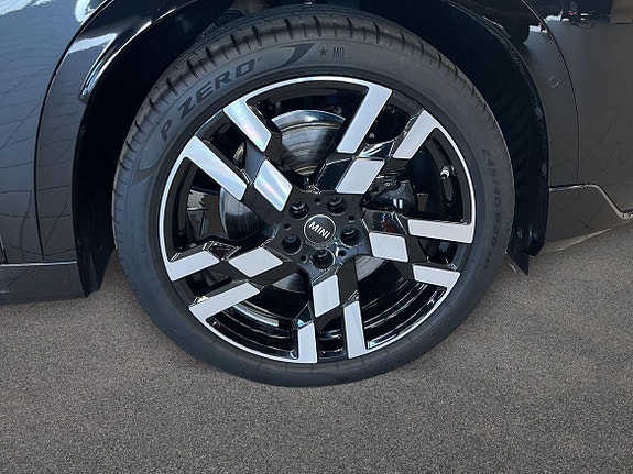 MINI Countryman SE 13 of 16