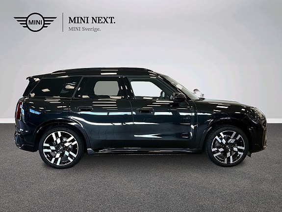 MINI Countryman SE 3 of 16