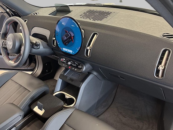 MINI Countryman SE 8 of 16