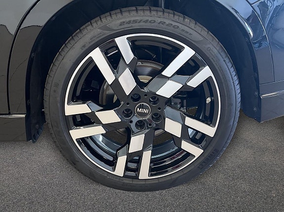 MINI Countryman SE 14 of 16
