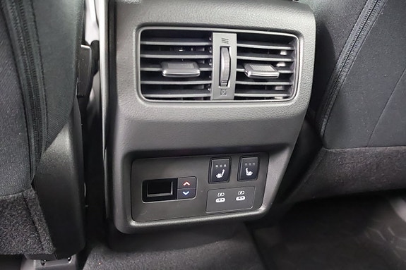 Nissan X-Trail 15 of 19