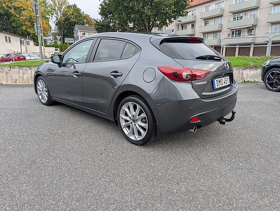 Mazda 3 4 of 8