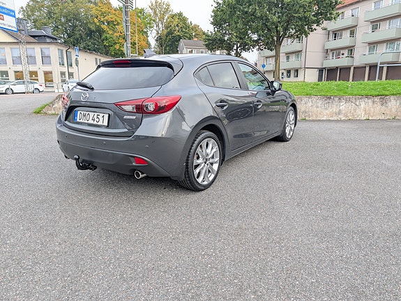 Mazda 3 3 of 8