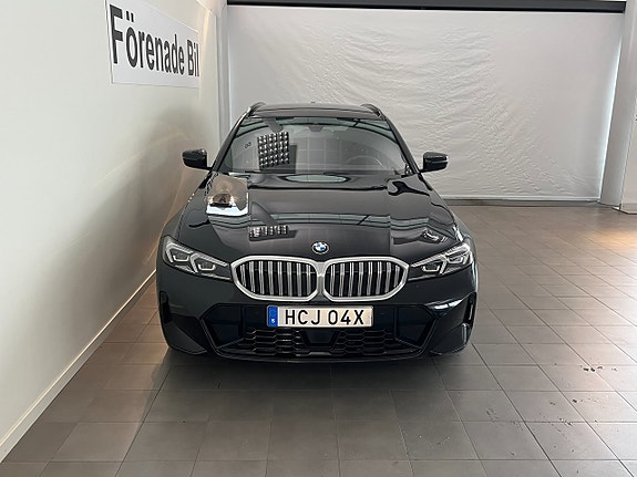 BMW 320 2 of 14