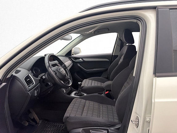 Audi Q3 12 of 28