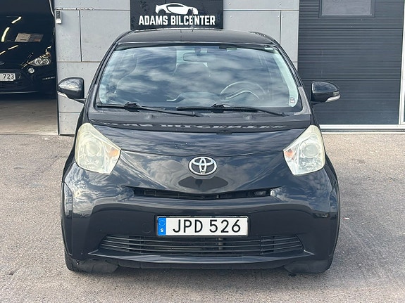 Toyota IQ 3 of 10