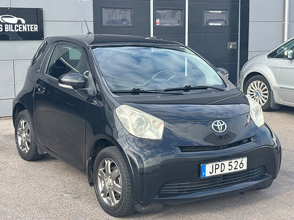 Toyota IQ 4 of 10