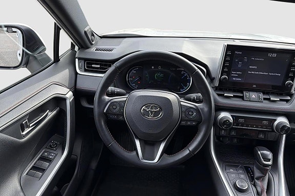 Toyota RAV4 11 of 17