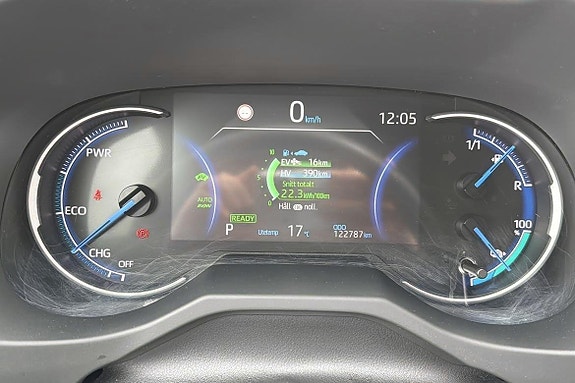 Toyota RAV4 17 of 17