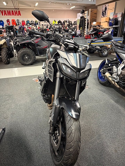 Yamaha MT-09 MT-09 4 of 5