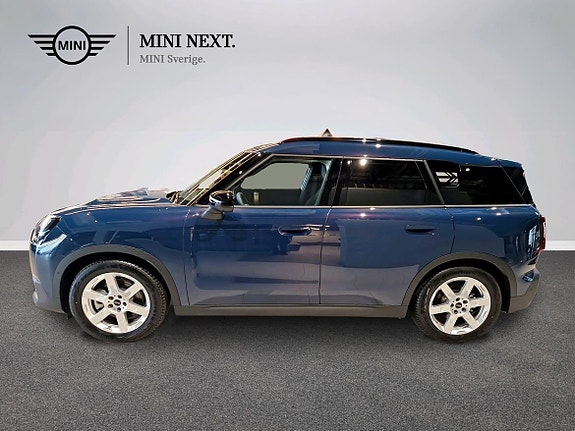 MINI Countryman SE 3 of 16
