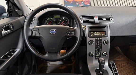 Volvo V50 15 of 18