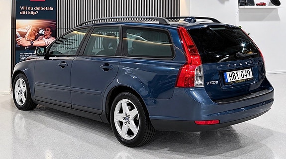 Volvo V50 3 of 18