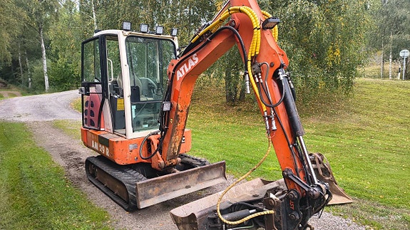 Minigrävare 2900kg 2 skopor 2 of 5