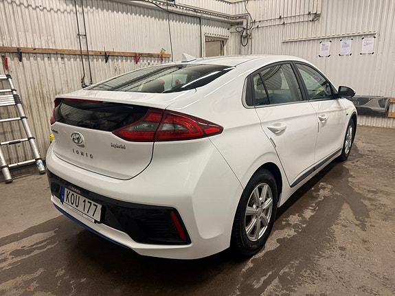 Hyundai IONIQ 4 of 8