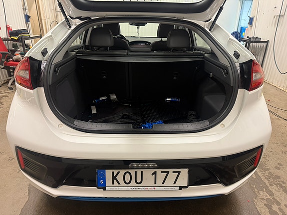 Hyundai IONIQ 5 of 8