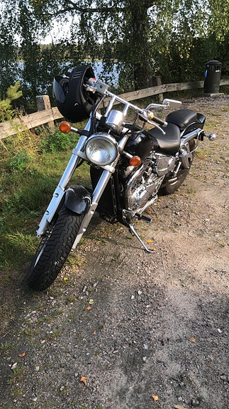 Suzuki Marauder 4 of 6