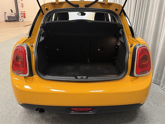 MINI Cooper 6 of 13