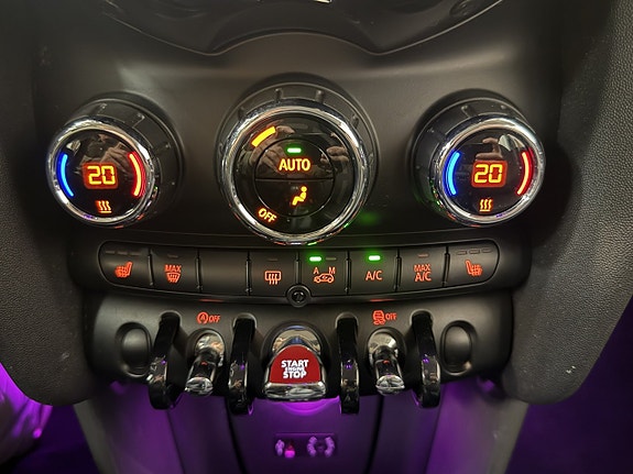 MINI Cooper 12 of 13