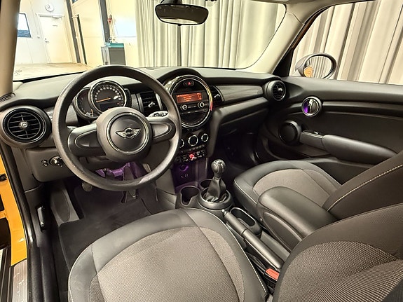 MINI Cooper 9 of 13