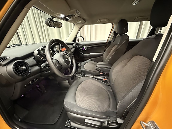 MINI Cooper 7 of 13