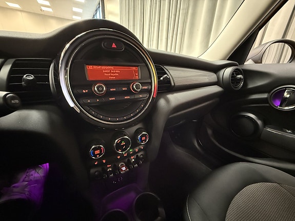 MINI Cooper 11 of 13