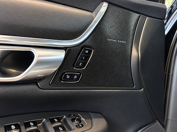 Volvo V90 Cross Country 9 of 11
