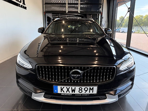 Volvo V90 Cross Country 3 of 11