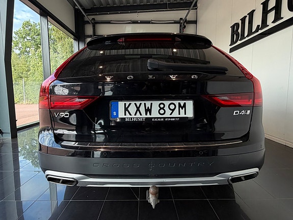 Volvo V90 Cross Country 4 of 11