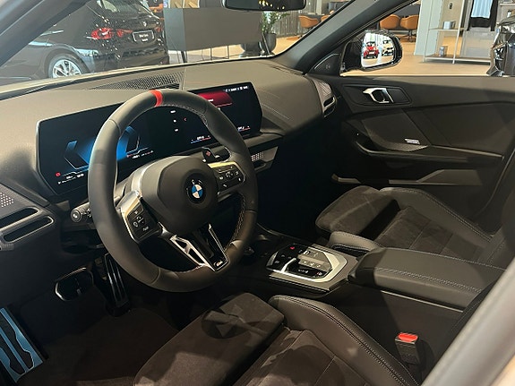 BMW M135i 9 of 19