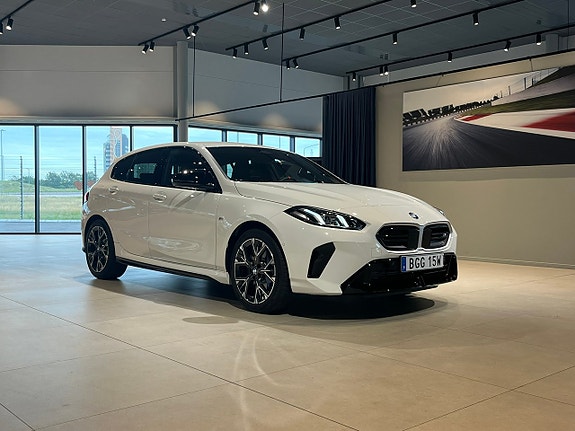 BMW M135i 3 of 19