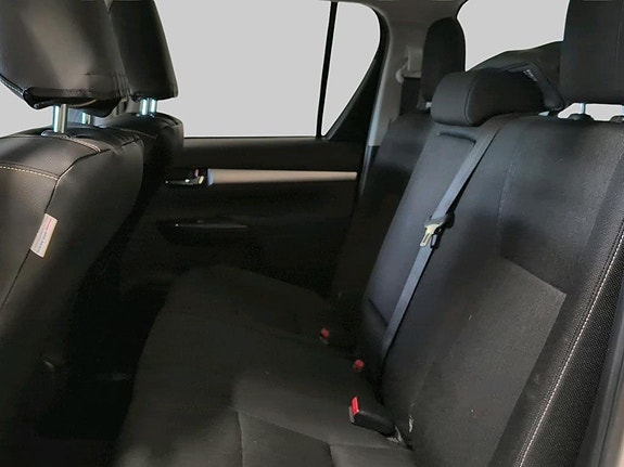 Toyota HiLux 13 of 13