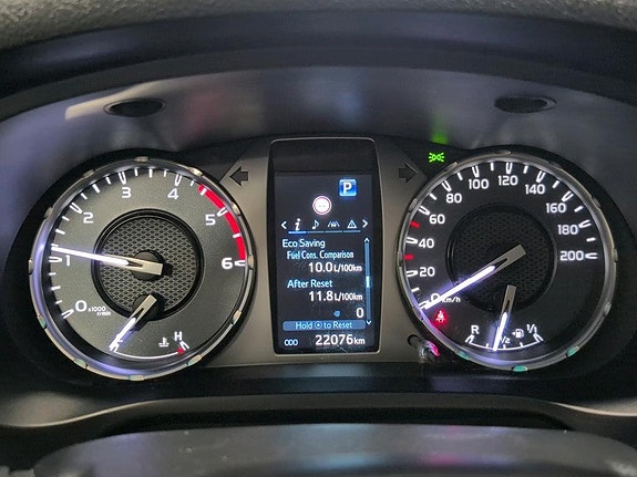 Toyota HiLux 7 of 13