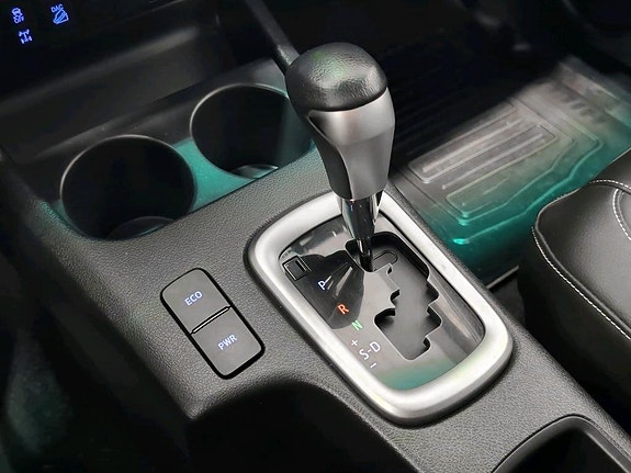 Toyota HiLux 11 of 13