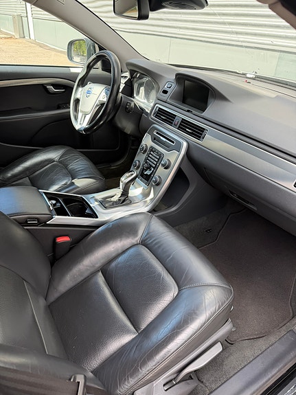 Volvo V70 10 of 15