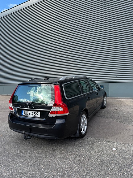 Volvo V70 6 of 15